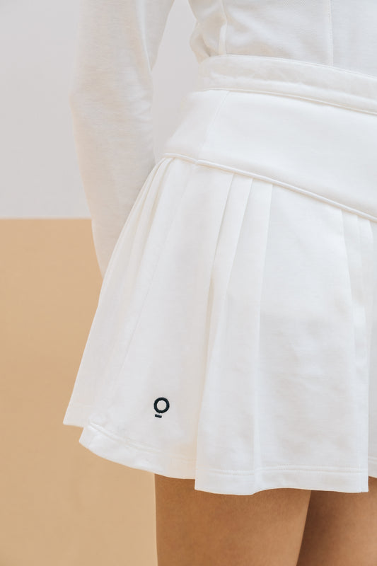 V-line Pleated Skirt in White